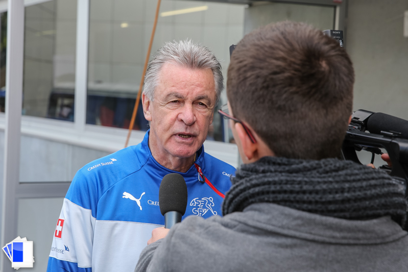 Othmar Hitzfeld gibt ein Interview